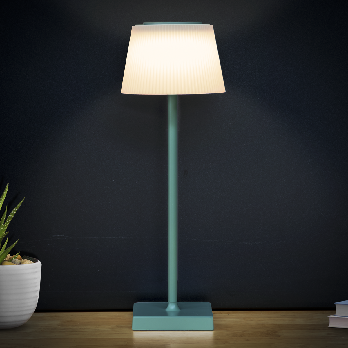 Dellonda Rechargeable Table Lamp, RGB Colours, Green (DH214)
