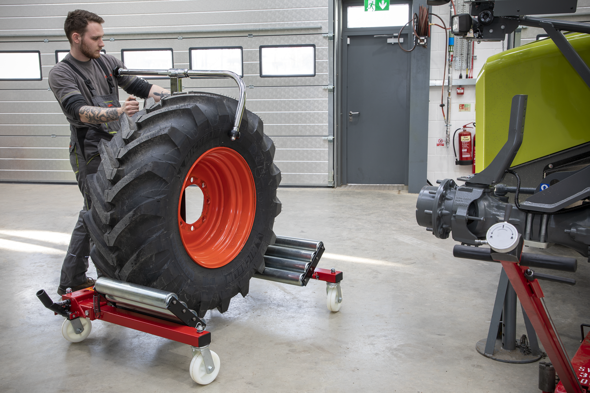 Wheel Removal Trolley 1500kg Capacity