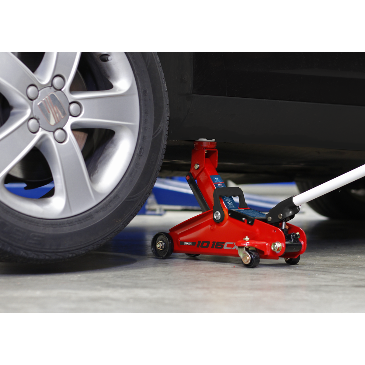 Short Chassis Trolley Jack 1.5 Tonne