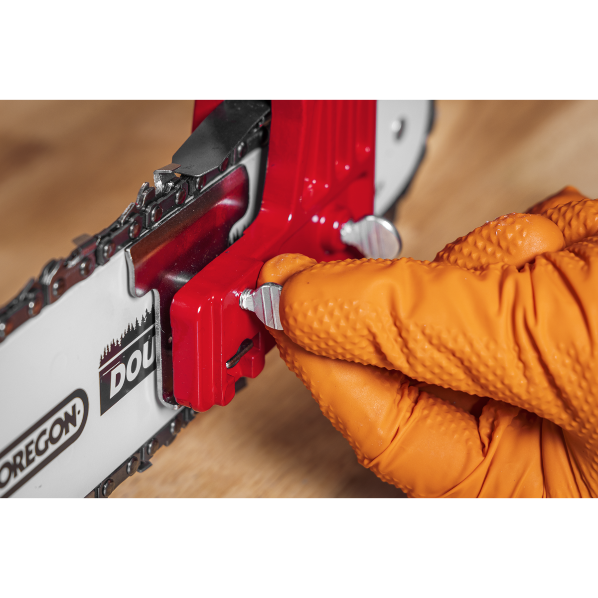 Bar Mounted Chainsaw Chain Sharpening Guide