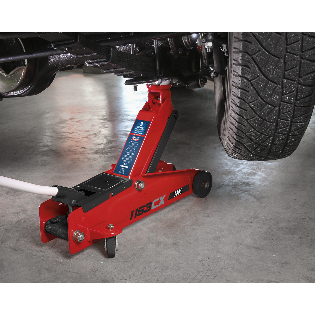 Heavy-Duty Long Reach Trolley Jack 3 Tonne