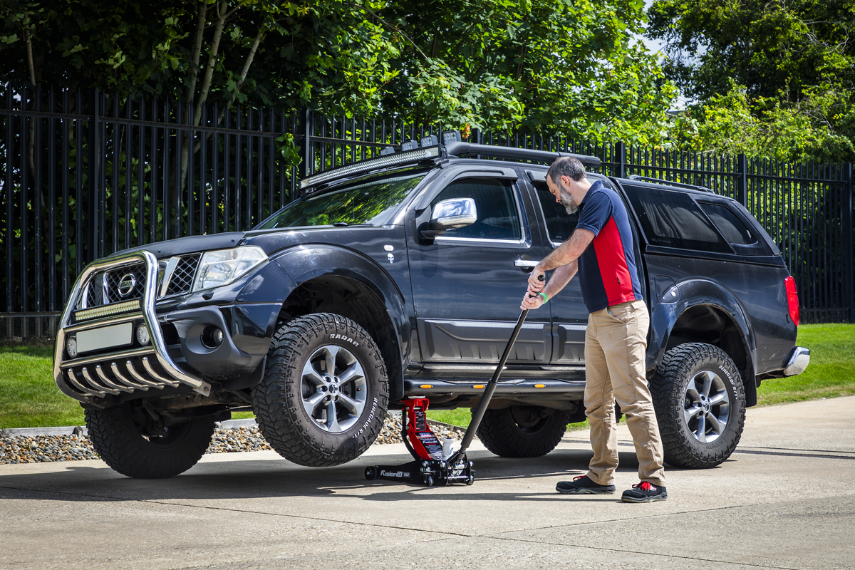 Sealey 3200LEHL Low Entry High Lift Trolley Jack with Rocket Lift, 2/3 Tonne Capacity