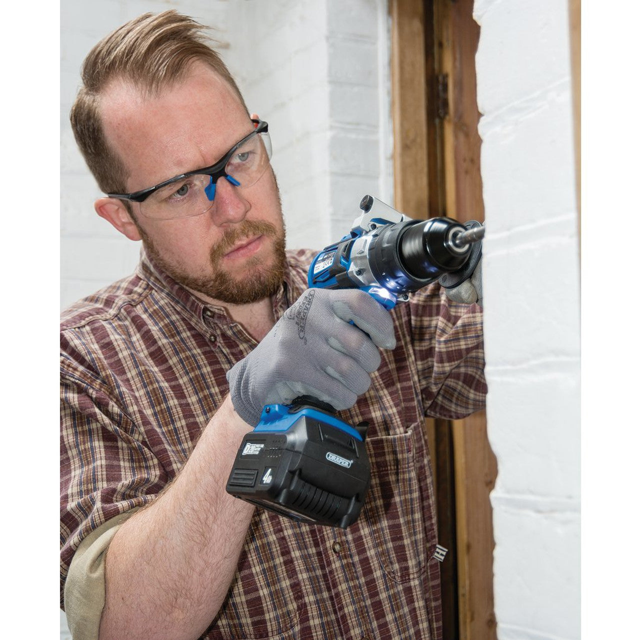 Draper 79894 D20 20V Cordless Brushless Combi Drill, with 4.0Ah Battery and Charger