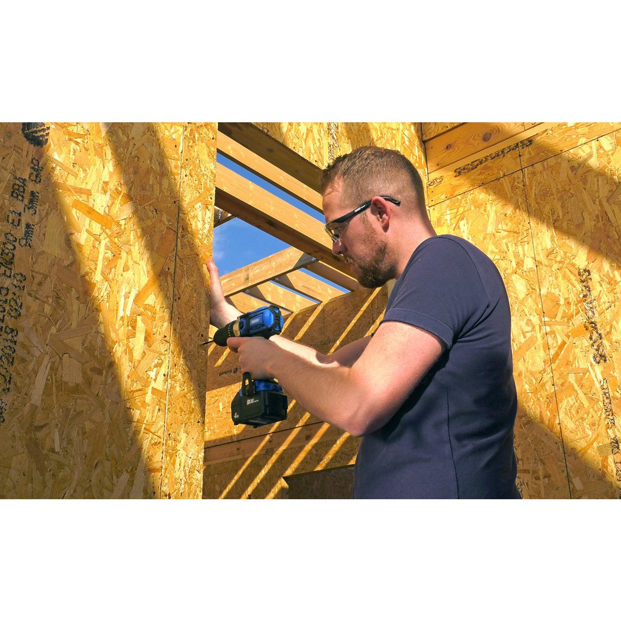 Draper 79894 D20 20V Cordless Brushless Combi Drill, with 4.0Ah Battery and Charger