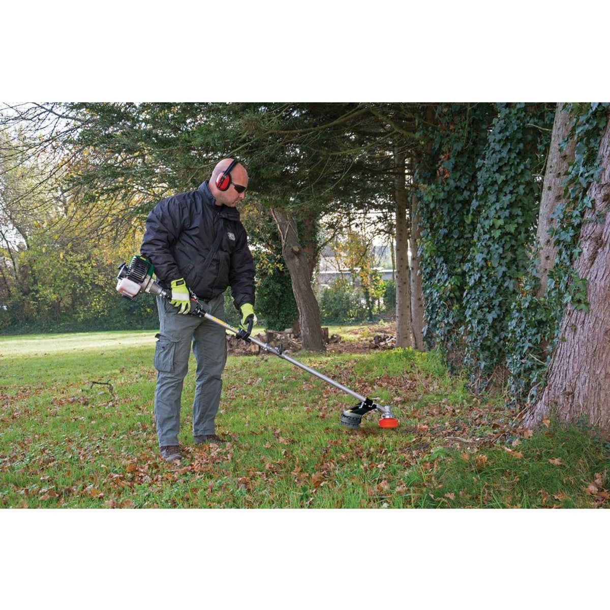 Draper 4 in 1 Petrol Garden Tool, 32.5cc (Ex-Display)