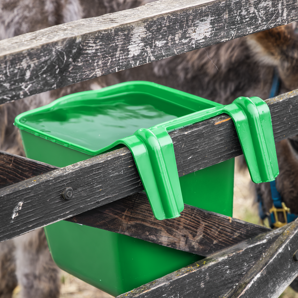 Hook-Over Feeder 13L