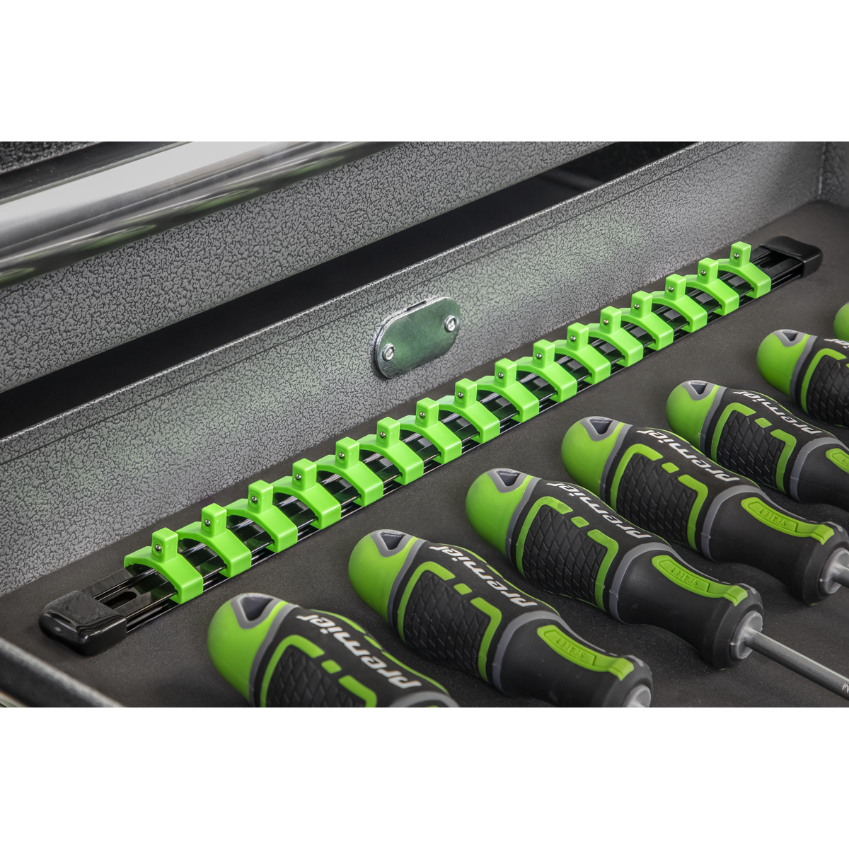 Premier Socket Retaining Rail with 16 Clips 1/4"Sq Drive - Hi-Vis Green