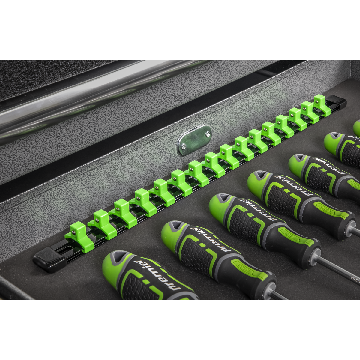Premier Socket Retaining Rail with 16 Clips, 3/8"Sq Drive, Hi-Vis Green (AK27053HV)