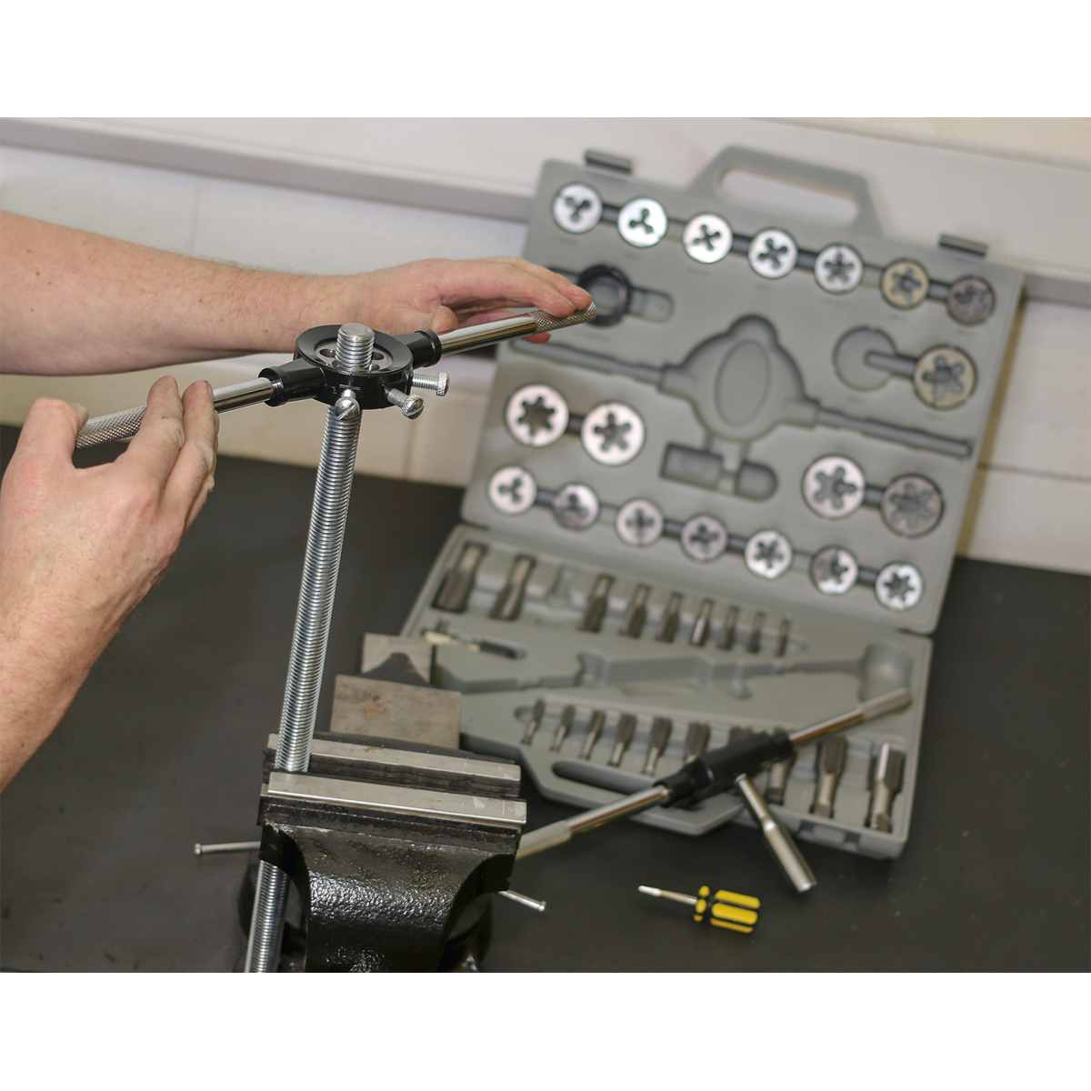 Metric Tap & Die Set Split Dies 45pc