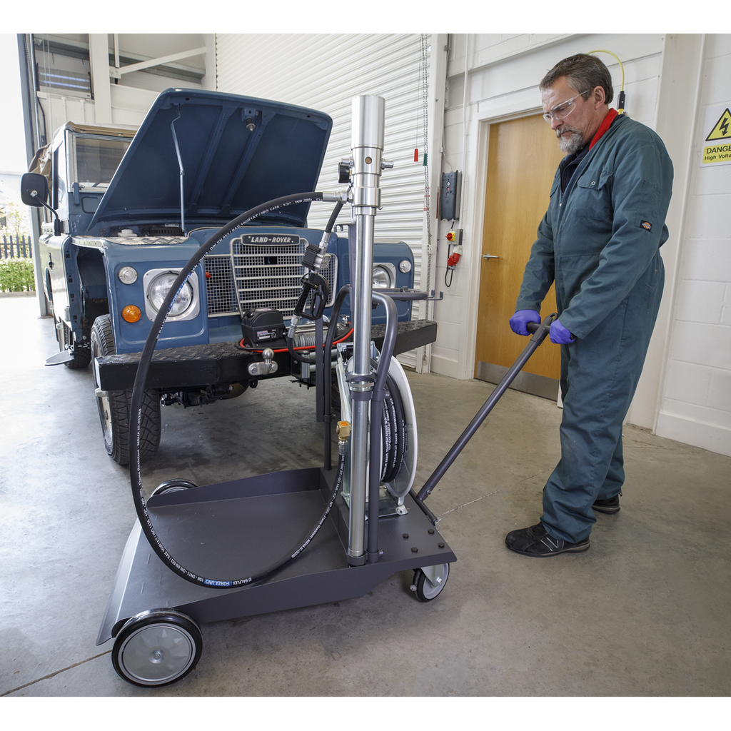 Air Operated Oil Dispensing System with 10m Retractable Hose Reel