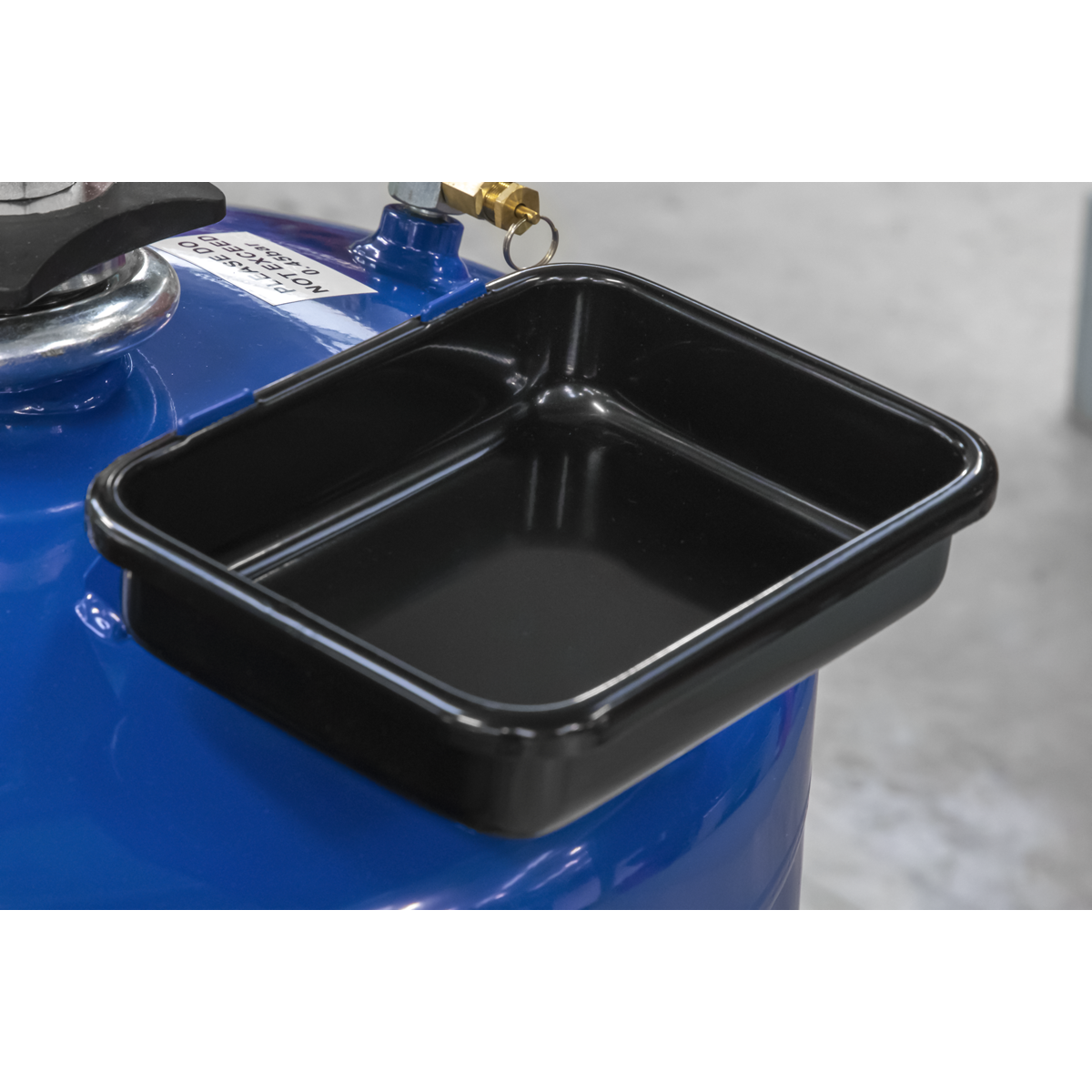 Air Discharge Mobile Oil Drainer 110L