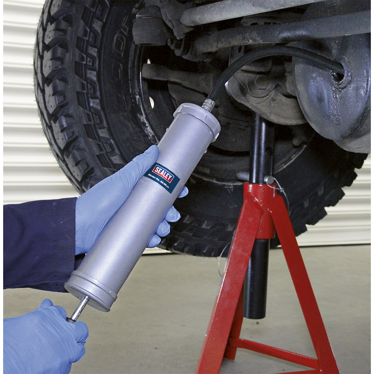 Oil Suction Syringe with Metal Body 500ml