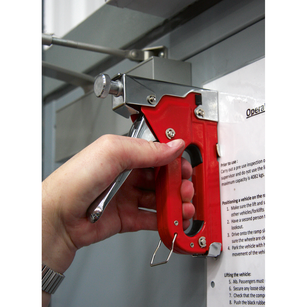 Premier Heavy-Duty Staple & Brad Nail Gun