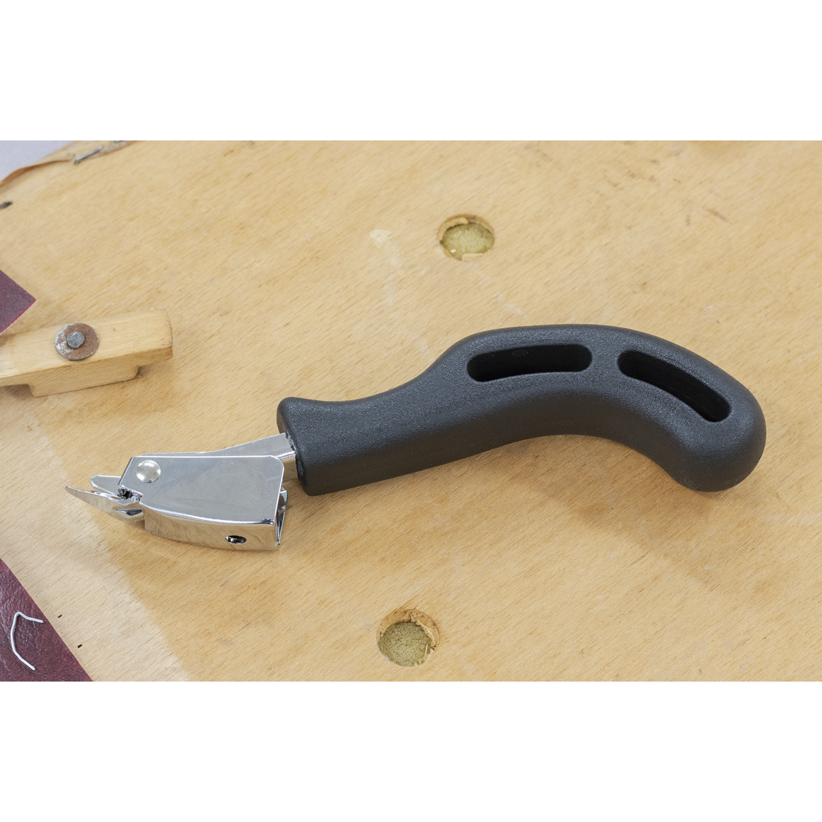 Premier Heavy-Duty Staple Remover