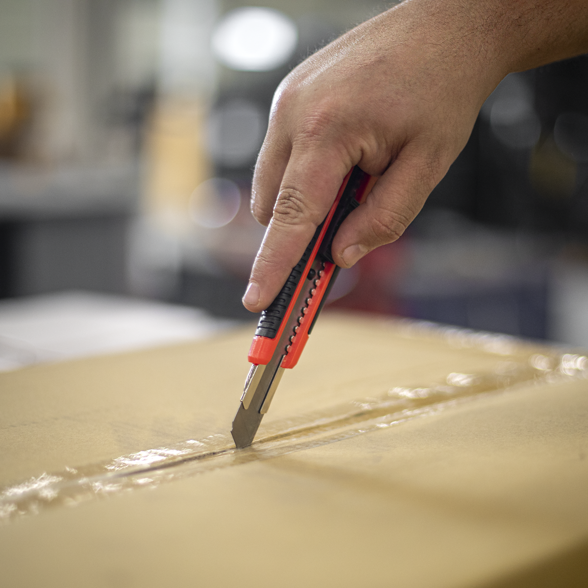 Retractable Snap-Off Knife