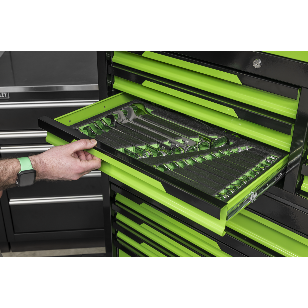 Superline Pro® Topchest & Rollcab Combination 12 Drawer & 1 Door Cupboard - Green