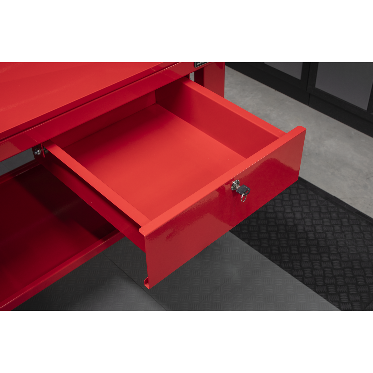 Mobile Engine Repair Workbench