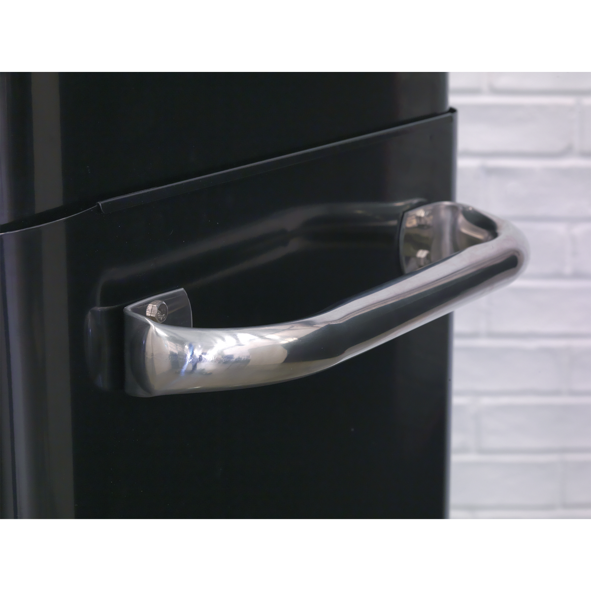 Premier™ Retro Style Wide Rollcab 6 Drawer - Black with Red Anodised Drawer Pulls