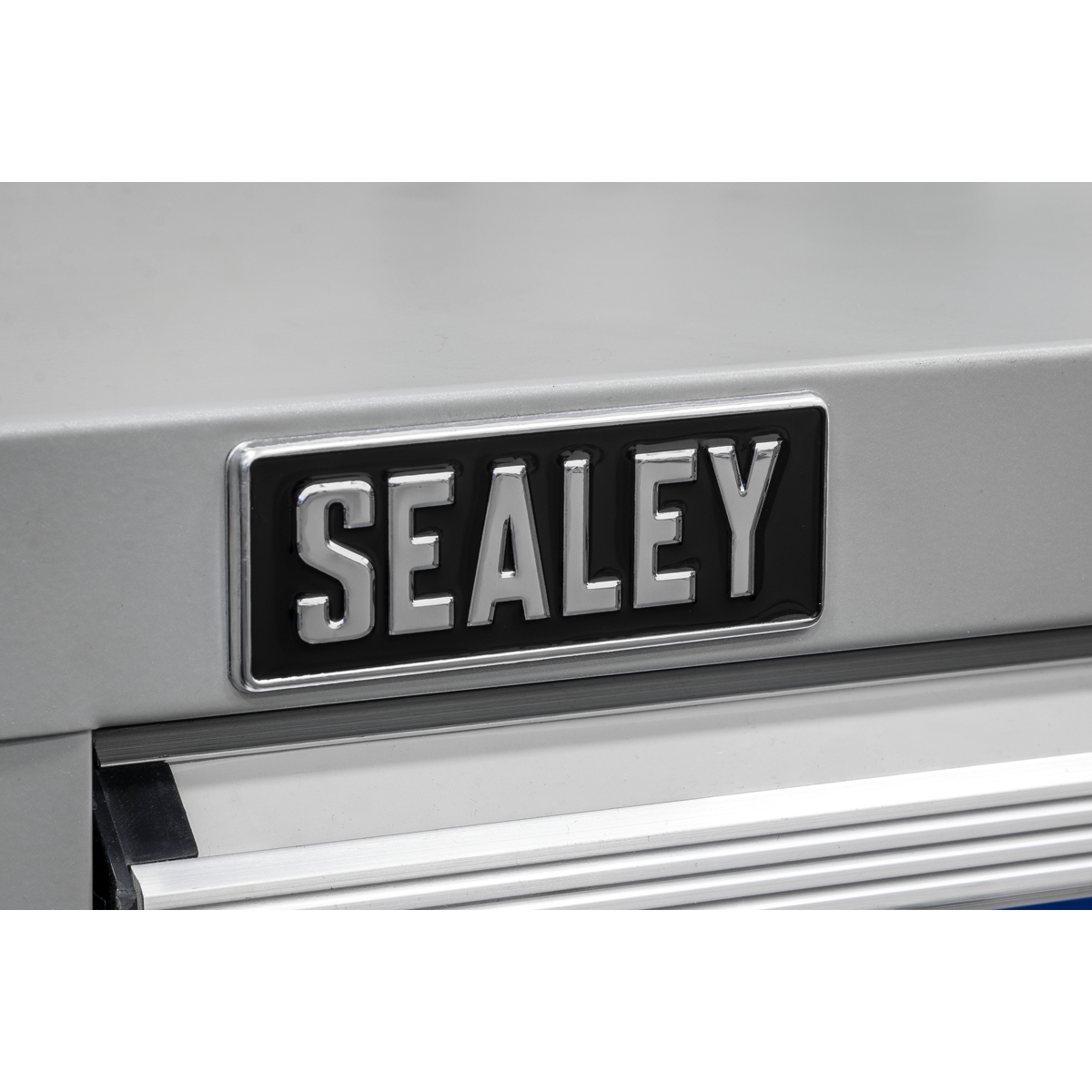 Premier Industrial™ Mobile Workstation with 5 Drawers & 1 Shelf