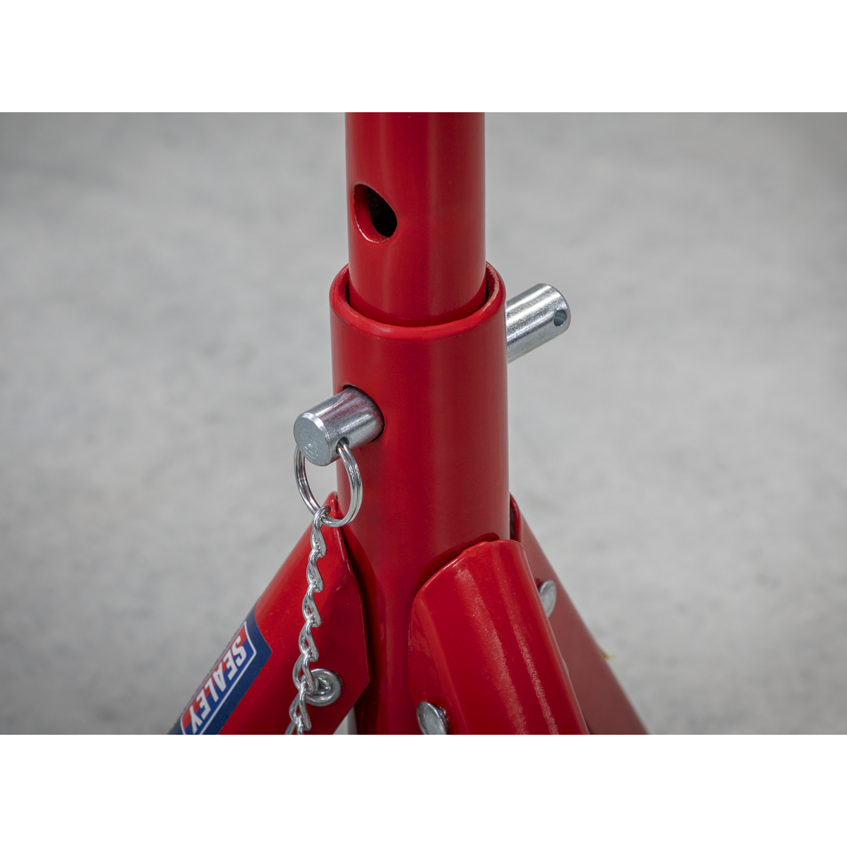 Folding Type Axle Stands, 2 Tonne Capacity per Stand, Red (AS2000F)
