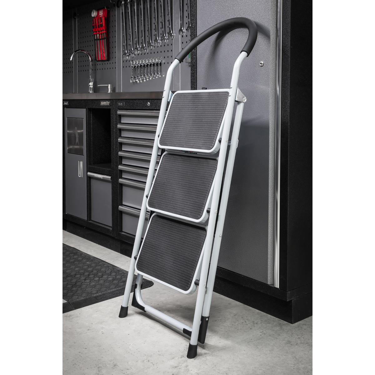 3-Tread Step Stool 150kg Capacity - EN 14183