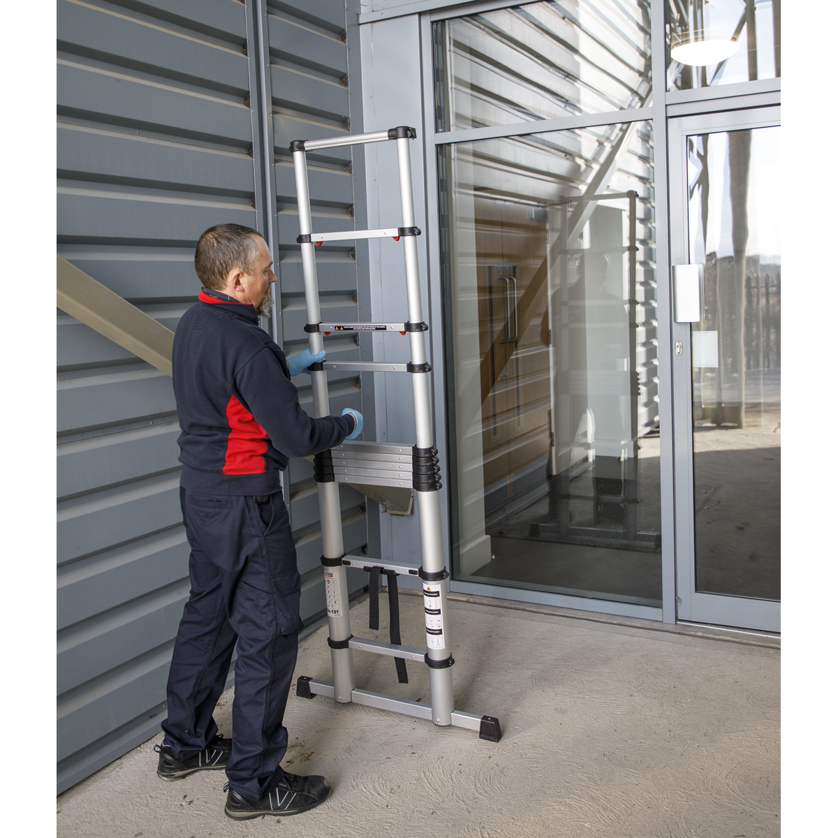 Aluminium Professional Telescopic Ladder 11-Tread - EN 131