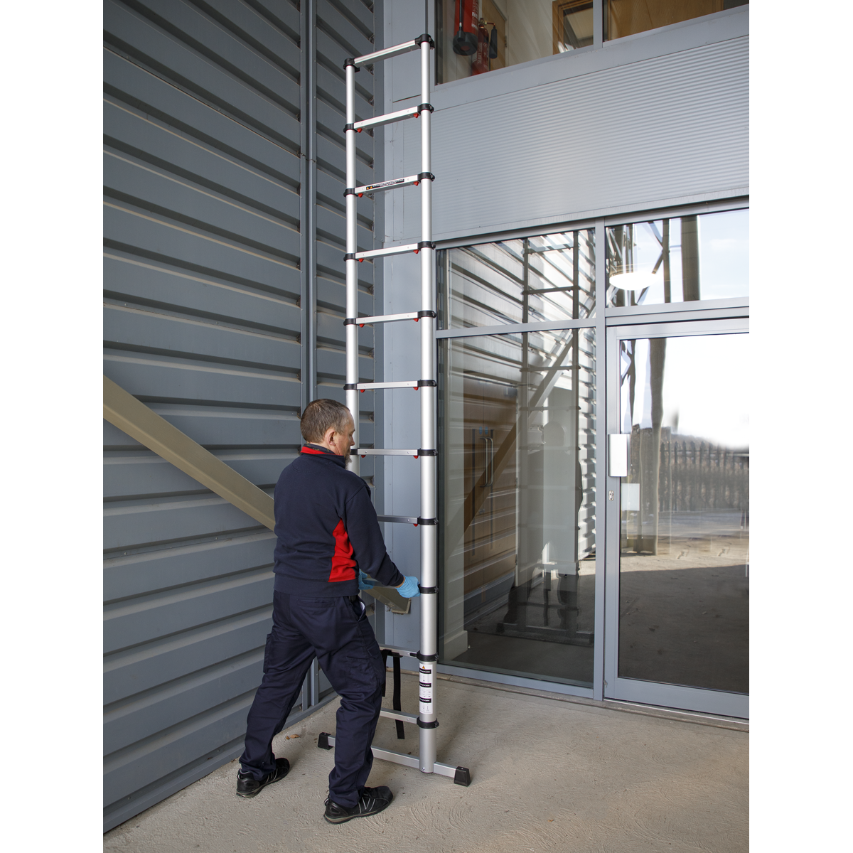 Aluminium Professional Telescopic Ladder 11-Tread - EN 131