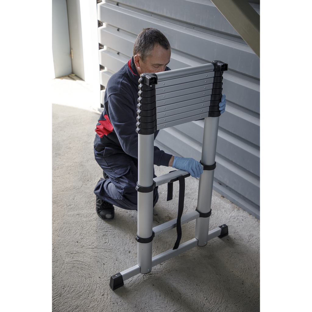 Aluminium Professional Telescopic Ladder 11-Tread - EN 131