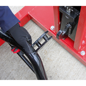Air/Hydraulic Vehicle Lift with Foot Pedal 1.5 Tonne