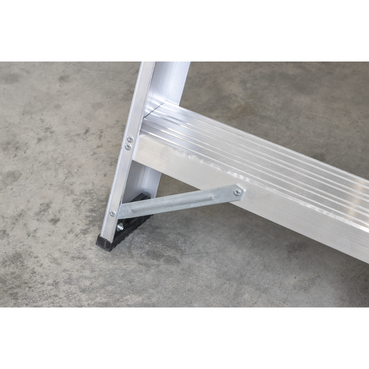 Industrial Step Ladder 12-Tread Aluminium - EN 131
