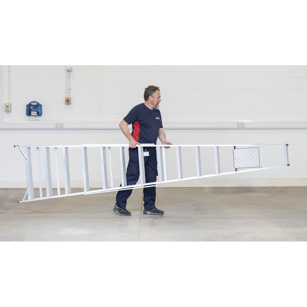 Industrial Step Ladder 12-Tread Aluminium - EN 131