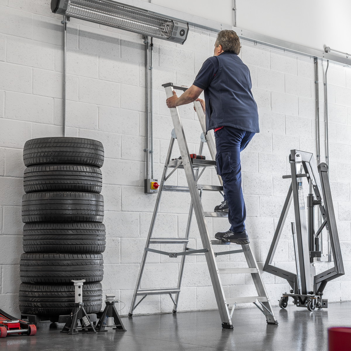 Industrial Step Ladder 6-Tread Aluminium - EN 131