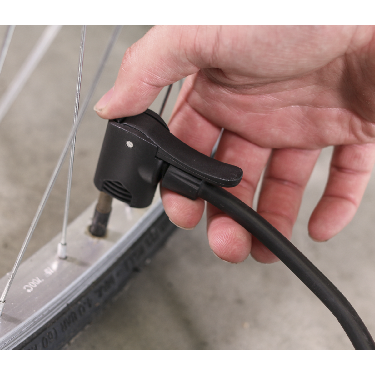 Track Pump with Dial Type Pressure Gauge