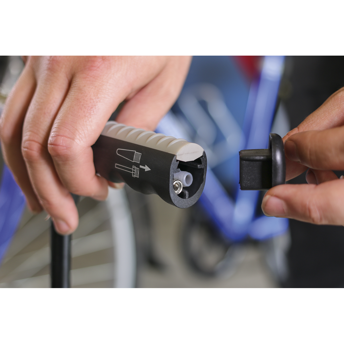 Track Pump with Dial Type Pressure Gauge