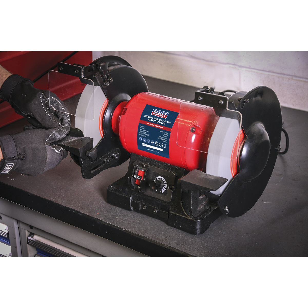 Bench Grinder with Variable Speed, 200mm, 550W (BG200WVS) (Factory Refurbished B)