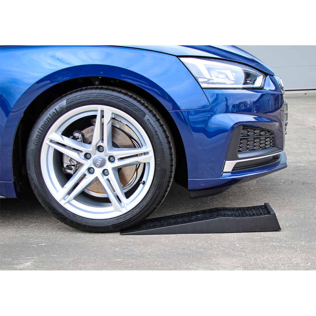 Low Profile Car Ramps, 3 Tonne Capacity per Pair (CAR3000LR)