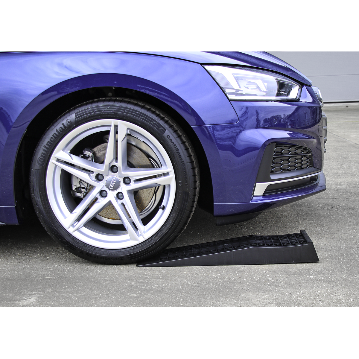 Low Profile Car Ramps, 3 Tonne Capacity per Pair (CAR3000LR)