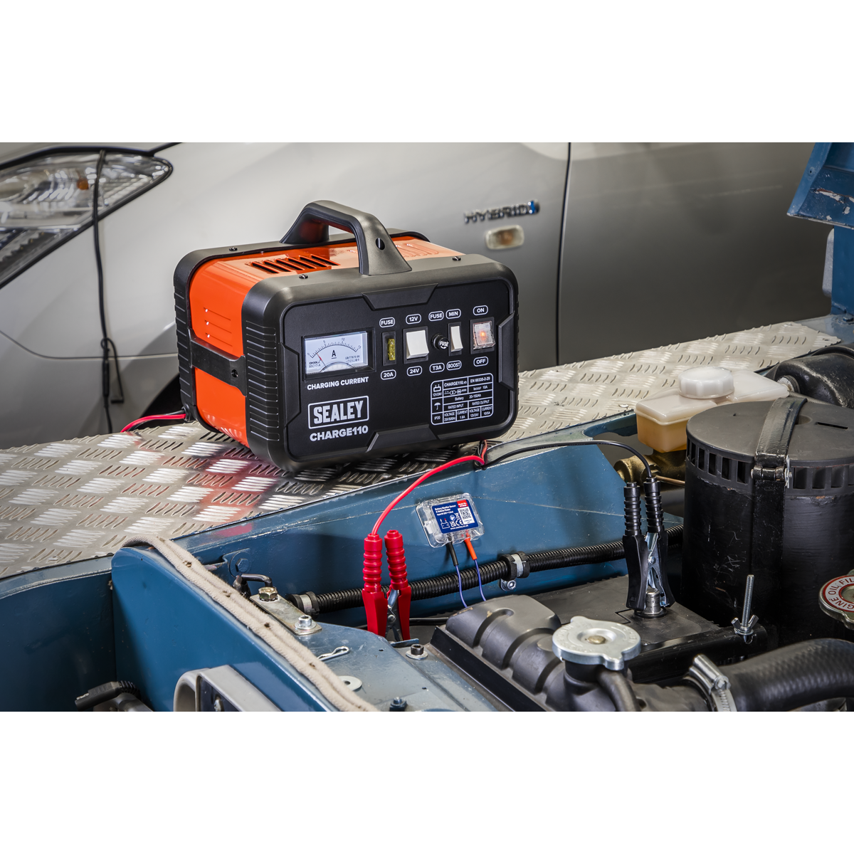 12/24V Battery Charger, 14A (CHARGE110)