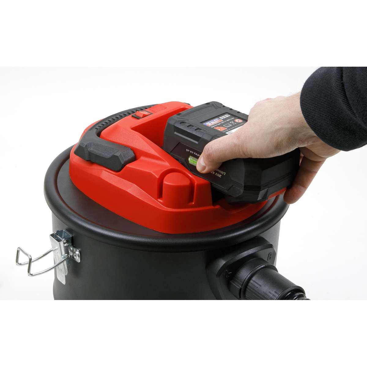 SV20 Series 15L Cordless Handheld Ash Vacuum Cleaner Kit 20V (CP20VAVKIT1)