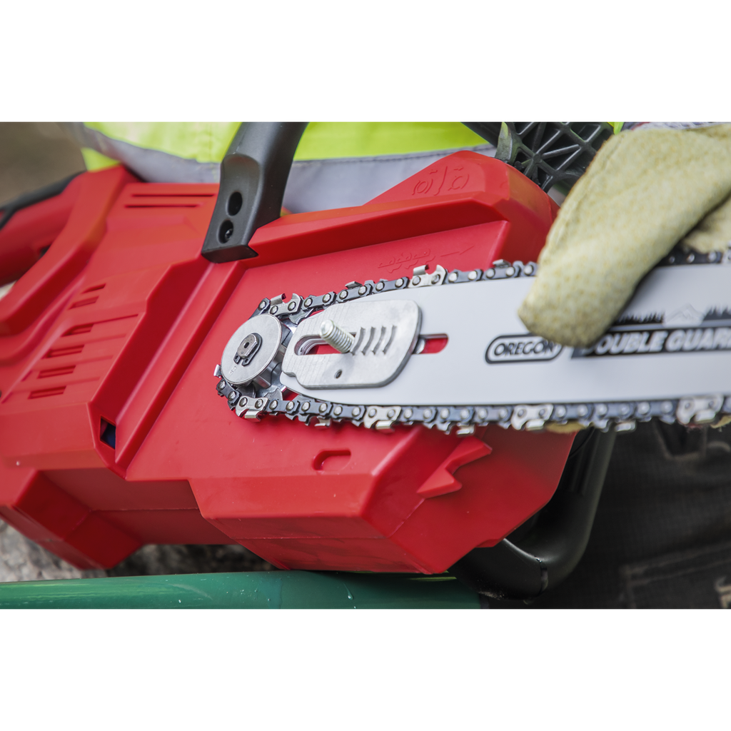 SV20 Series 25cm Cordless Chainsaw Kit 20V 4Ah - 2 Batteries