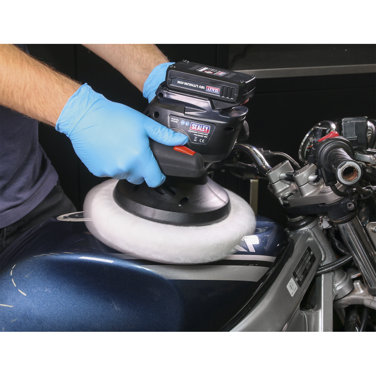 240mm Cordless Polisher 18V