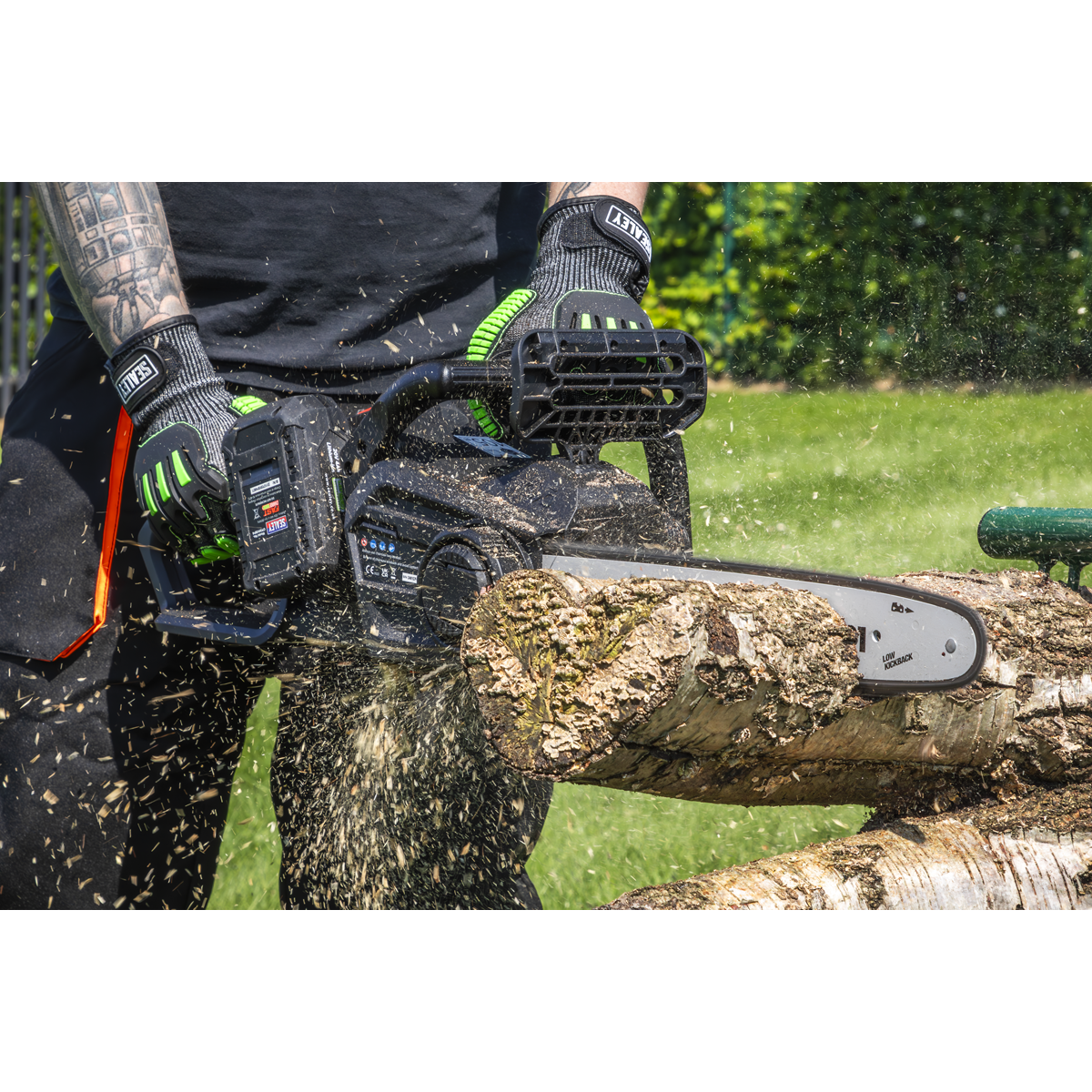 Chainsaw Kit 40V 4Ah SV20 Series 35cm