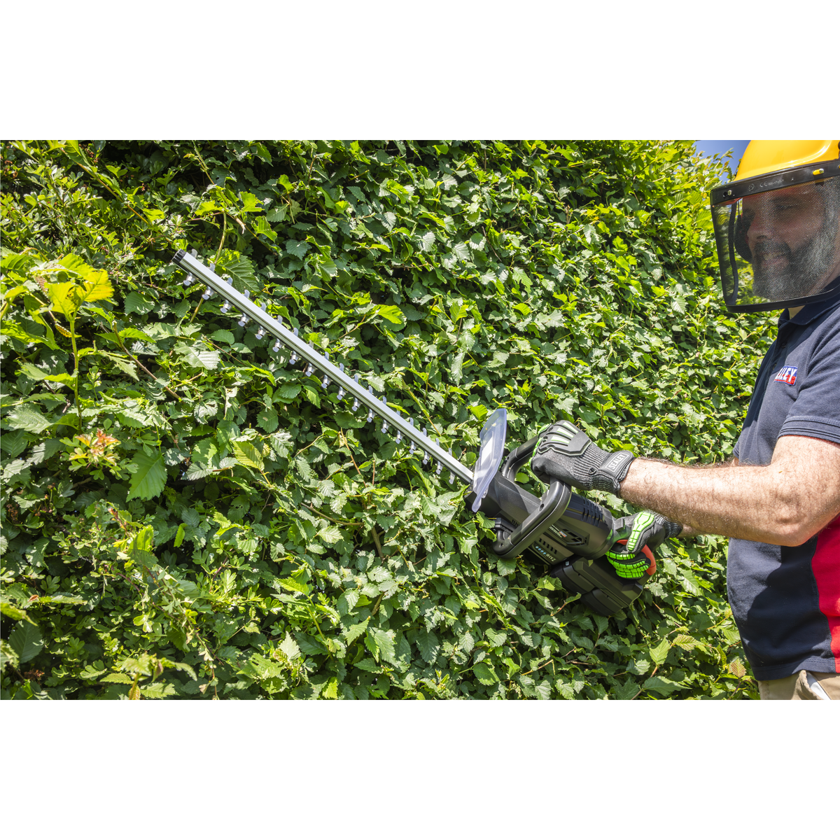 SV20 Series 52cm Cordless Hedge Trimmer 40V - Body Only