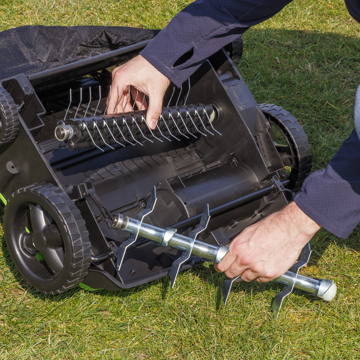 Dellonda Electric 2-in-1 Scarifier & Rake 36cm, 1500W (DG216)