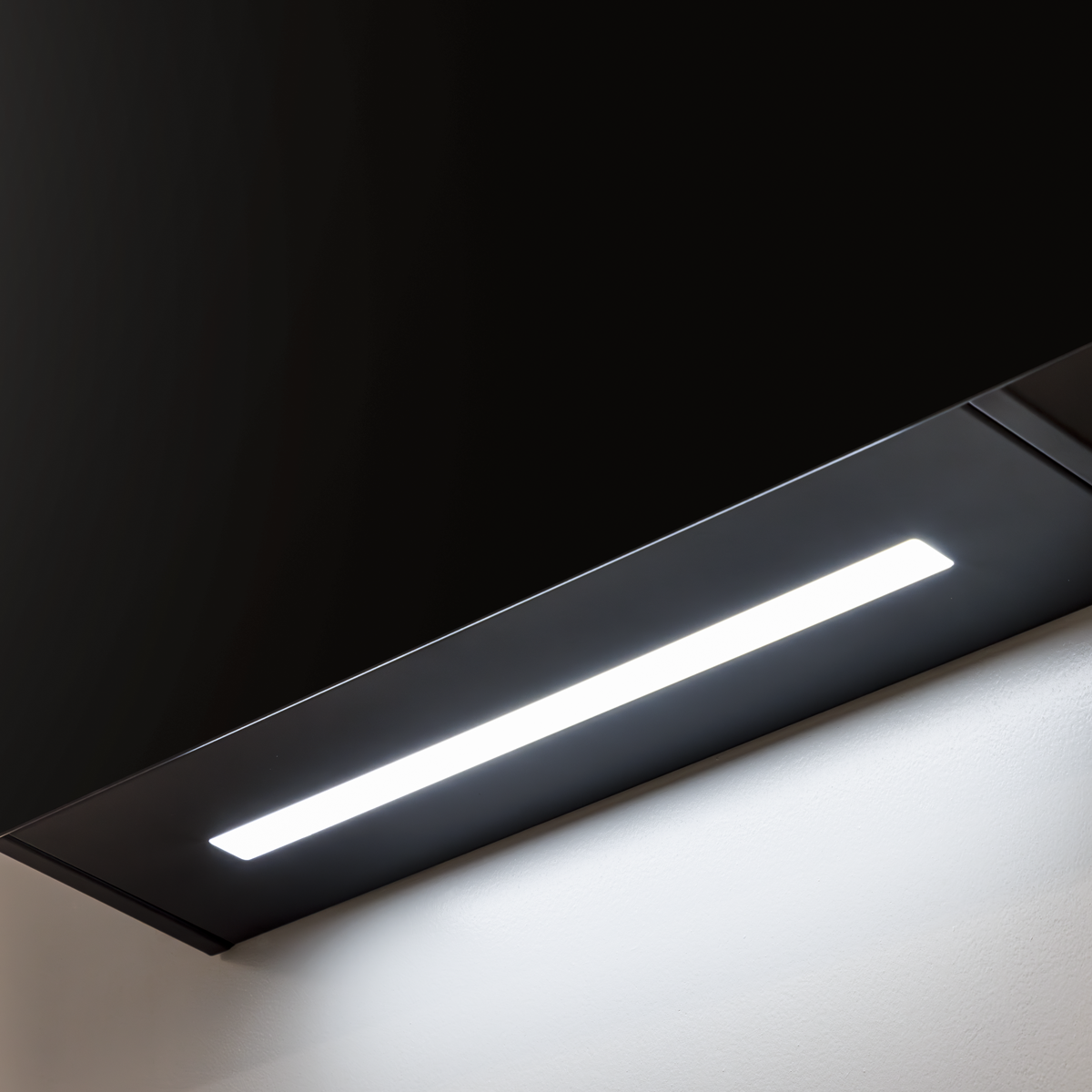 Baridi Angled Chimney Cooker Hood with Filters 60cm, Black (DH105)