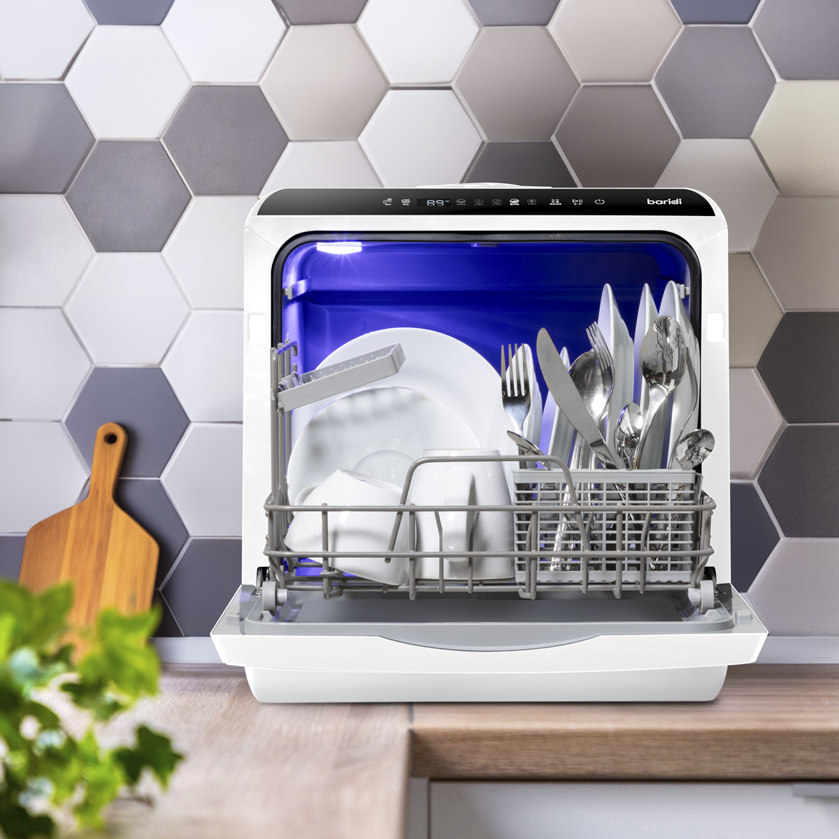 Baridi Mini Tabletop Dishwasher, 2-4 Place Settings, 5L Capacity, White (DH224A)