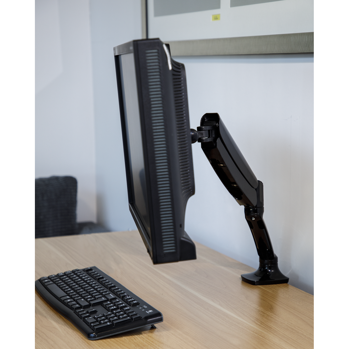Dellonda Single Monitor Adjustable Arm with 360° Rotation, Black (DH24)