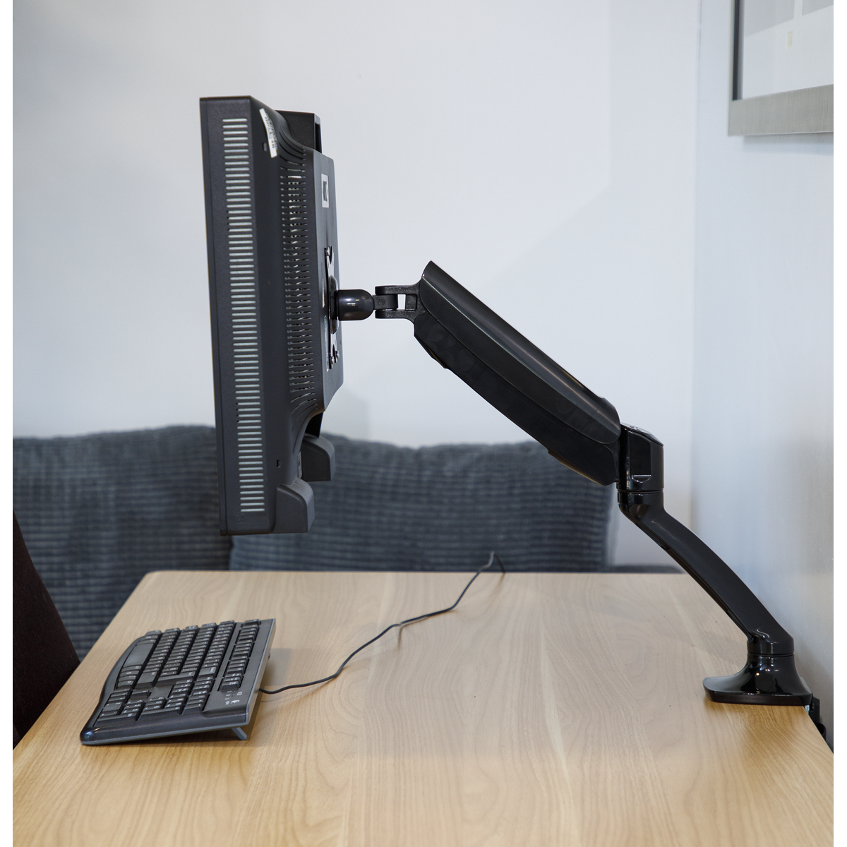 Dellonda Single Monitor Adjustable Arm with 360° Rotation, Black (DH24)