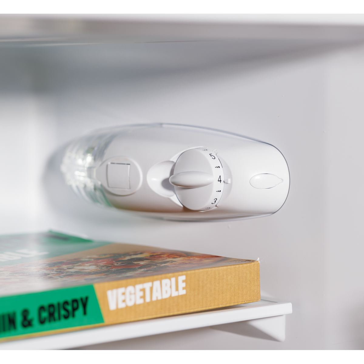Baridi 70/30 Low Frost Fridge Freezer, 157L Capacity, White (DH252)