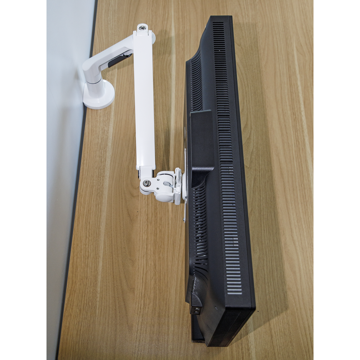 Dellonda Single Monitor Adjustable Arm with 360° Rotation, White (DH26) (Factory Refurbished A)